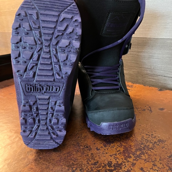 Womens thirty two snowboard boots! Size 8.5 - Picture 3 of 6